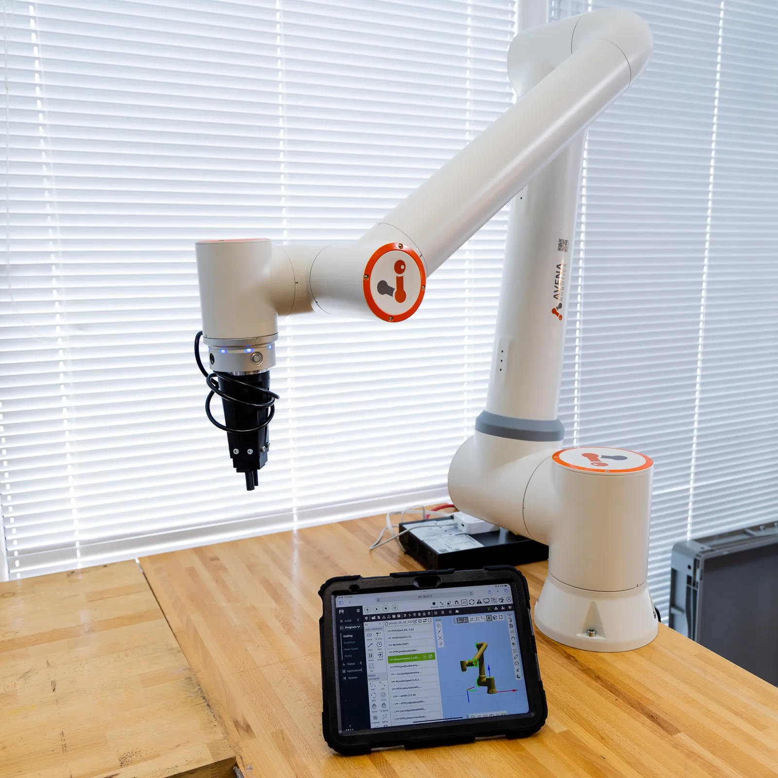 FR cobot and control tablet